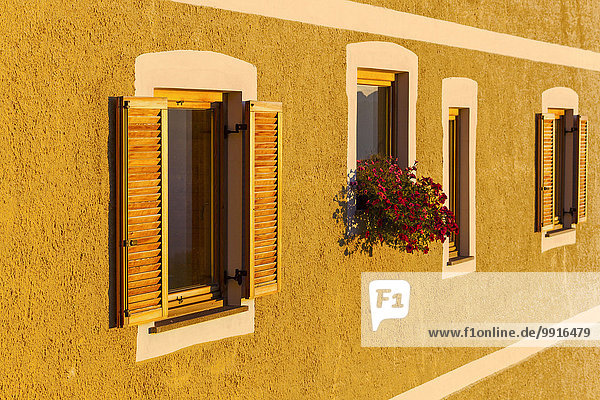 Fenster eines Bauernhauses  Südtirol  Italien  Europa