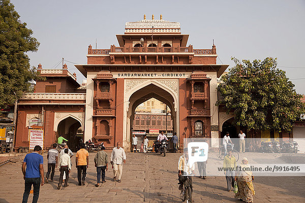 Gateway to the Sardar marketplace Cirdikot  Jodhpur  Rajasthan  India  Asia
