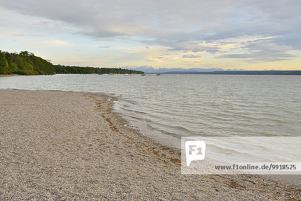 Beach and Lakeside  Stegen am Ammersee  Lake Ammersee  Fuenfseenland  Upper Bavaria  Bavaria  Germany