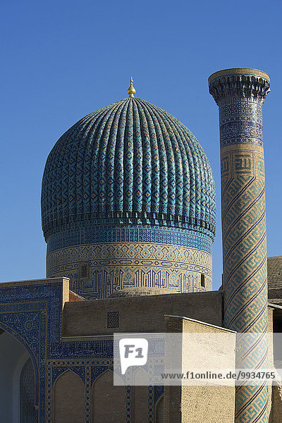 Hochformat Außenaufnahme bauen Tag Gebäude niemand Architektur Geschichte Monument Religion Islam Asien Zentralasien Mausoleum Samarkand Seidenstraße Grabmal Usbekistan