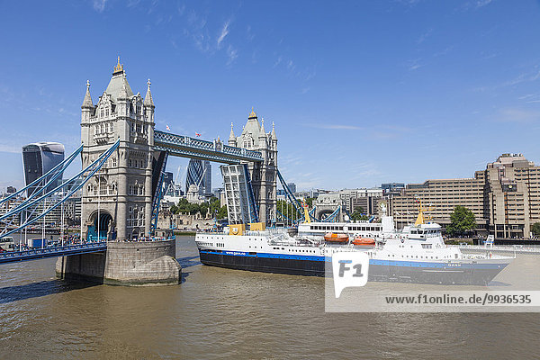 London Hauptstadt Brücke Schiff Kreuzfahrtschiff England