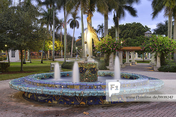 USA  Florida  Palm Beach County  Del Rey Beach  fountain at Atlantic Avenue