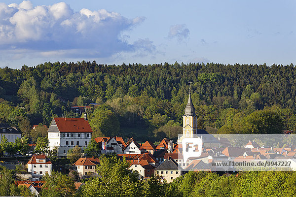 Rathaus und Pfarrkirche Sankt Heinrich und Kunigunde Burgkunstadt Oberfranken Franken Bayern Deutschland Europa