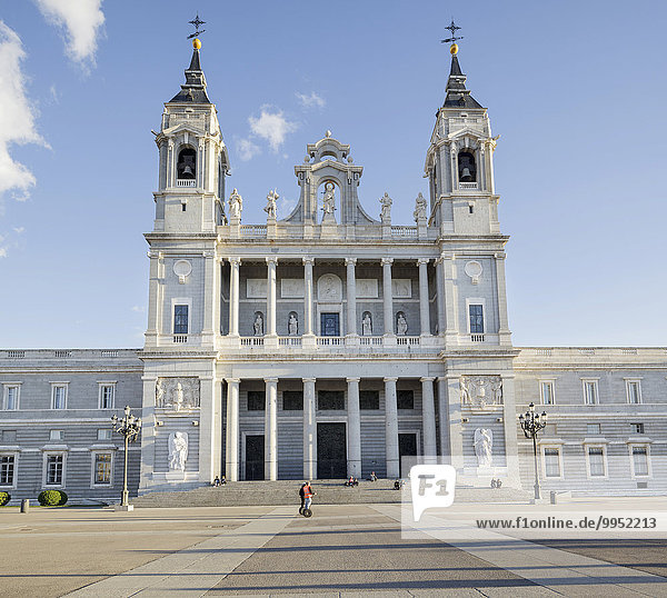 Kathedrale Santa Maria la Real de La Almudena Madrid Spanien Europa