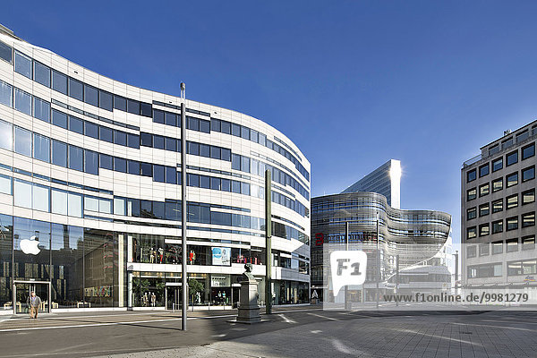 Büro- und Geschäftshaus Kö-Bogen  Architekt Daniel Libeskind  Königsallee  Düsseldorf  Rheinland  Nordrhein-Westfalen  Deutschland  Europa