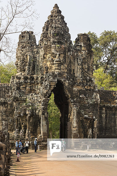 Südtor von Angkor Thom  Avalokiteshvara Gesichtsturm  Gopuram  Angkor Thom  Siem Reap  Kambodscha  Asien