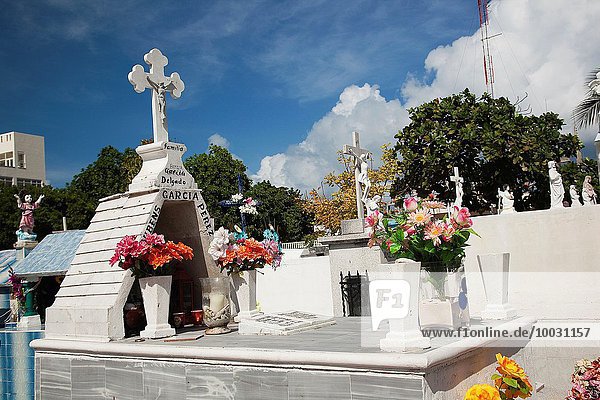 Blume Statue Mexiko Mittelamerika Grabstein Cancun Friedhof Isla Mujeres Quintana Roo