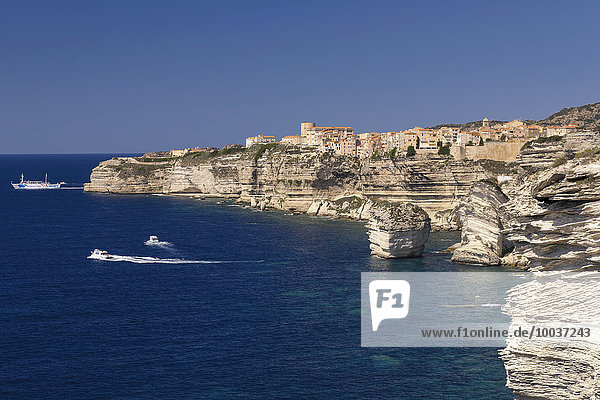 Altstadt von Bonifacio  Ausblick auf das Meer  Bonifacio  Korsika  Frankreich  Europa