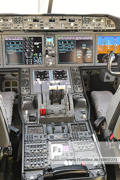 Cockpit  Dreamliner Boeing B 787-900  All Nippon Airways  Deutsch