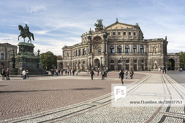 Semperoper  Saxon State Opera  Theater Square  Dresden  Saxony  Germany  Europe