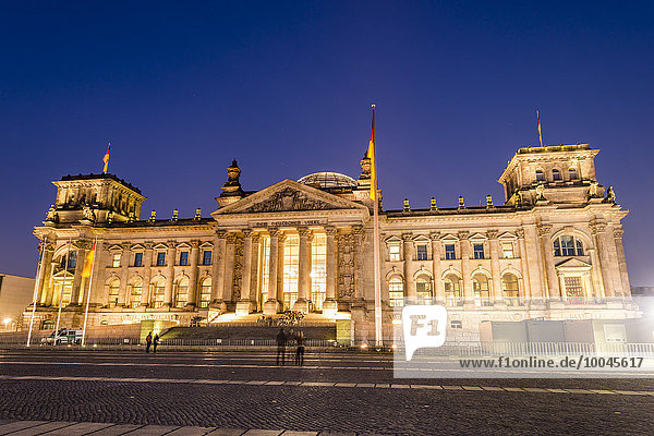 Germany  Berlin  View of Reichstag building at night
