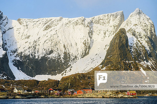 Schneebedeckte Berge,  Reine,  Lofoten,  Norwegen