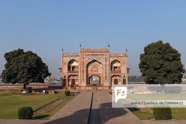 Gateway building  Itimad-ud-Daula's Tomb  entrance  Agra  Uttar Pradesh  India  Asia