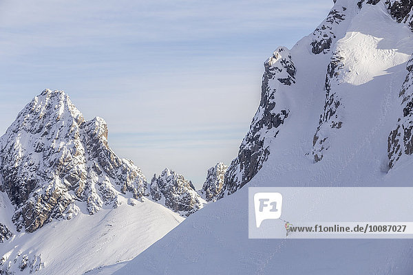Europäer Berg Schnee Klettern Hang