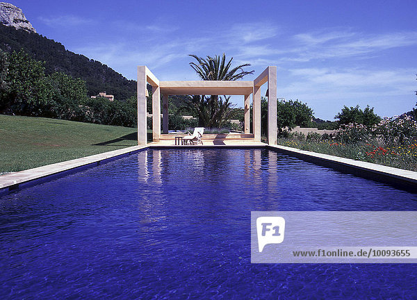Schwimmbecken