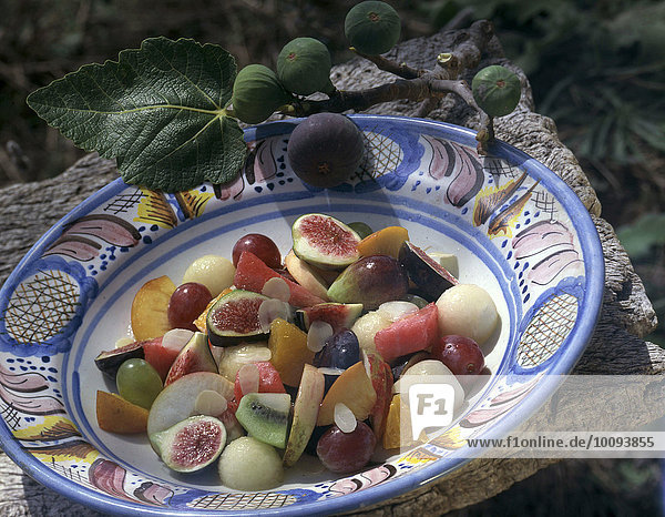 Obstsalat auf Teller