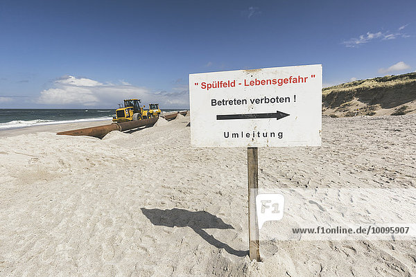 Warnschild am Strand  Kampen  Sylt  Schleswig-Holstein  Deutschland  Europa