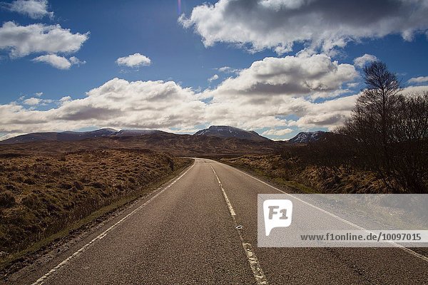 Die A82 zwischen Glencoe und Rannoch Moor  Highlands  Schottland