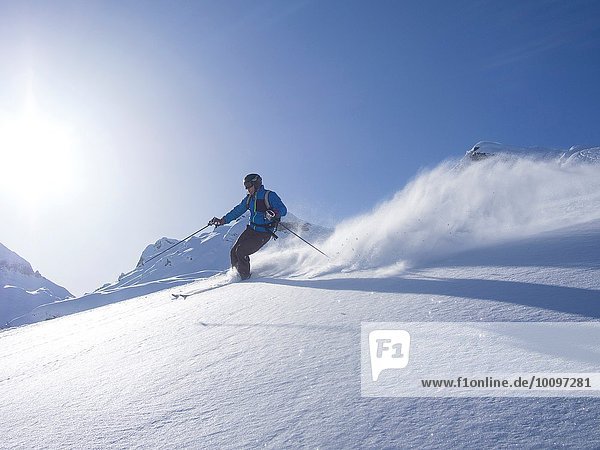 Skifahrer bei Combe de Gers  Flaine  Frankreich