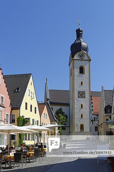 Pfarrkirche St. Jakob am Marktplatz  Schwandorf  Oberpfalz  Bayern  Deutschland  Europa