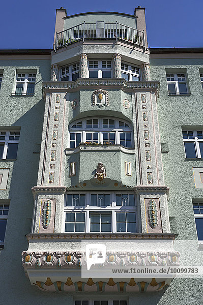 Mehrstöckiger Erker eines Jugendstilhauses  um 1900  Nürnberg  Mittelfranken  Bayern  Deutschland  Europa