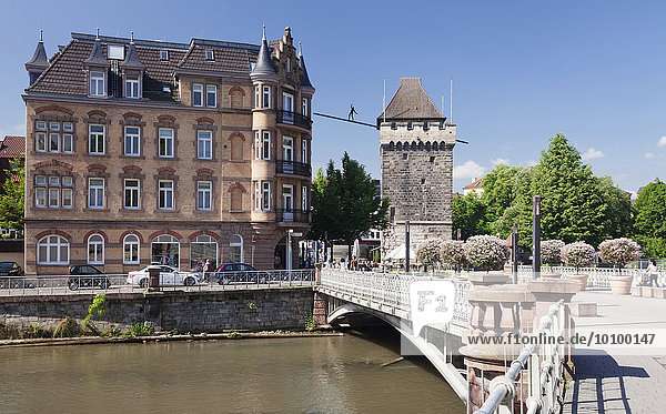 Ausblick über die Agnesbrücke auf den Schelztorturm  Esslingen am Neckar  Baden-Württemberg  Deutschland  Europa