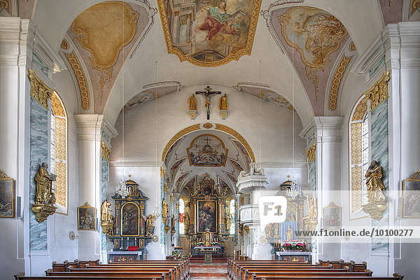 Pfarrkirche Mariä Himmelfahrt  Schnaitsee  Chiemgau  Oberbayern  Bayern  Deutschland  Europa