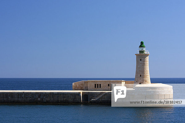 Der Leuchtturm in Valletta auf Malta.