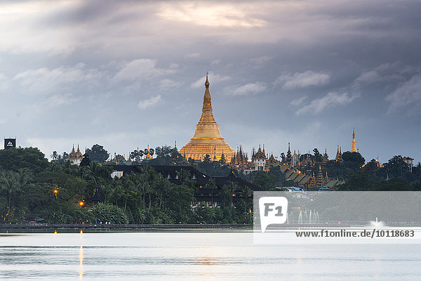 Myanmar Asien Chedi Abenddämmerung Shwedagon Pagode Stupa