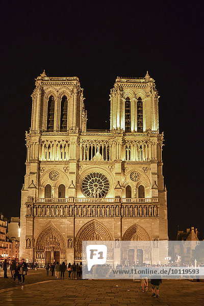 Kathedrale Notre Dame bei Nacht  Paris  Region Île-de-France  Frankreich  Europa