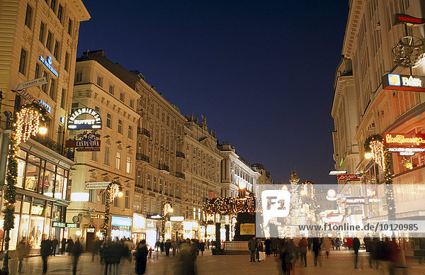 Nighttime Christmas street scene  Vienna  Austria  Europe