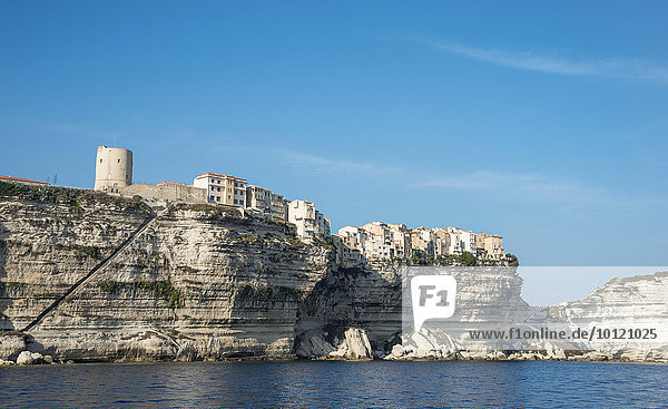 Treppe des Königs von Argonien  Altstadt auf Kreidefelsen  Bonifacio  Korsika  Frankreich  Europa