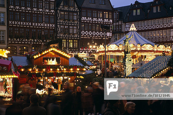 Christmas market by the Roemer  name of the Frankfurt town hall  Frankfurt  Hesse  Germany  Europe
