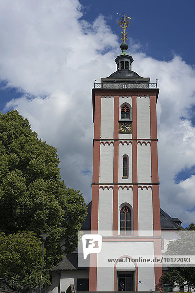 Nikolaikirche mit dem Krönchen  Wahrzeichen von Siegen  Nordrhein-Westfalen  Deutschland  Europa