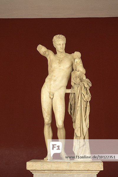Statue von Hermes im Museum in Olympia  Peloponnes  Griechenland  Europa