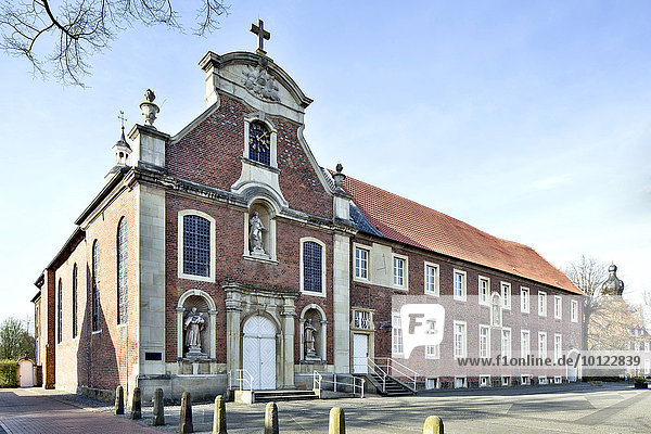 Die katholische Pfarrkirche zur unbefleckten Empfängnis  Stadtteil Gemen  Borken  Münsterland  Nordrhein-Westfalen  Deutschland  Europa