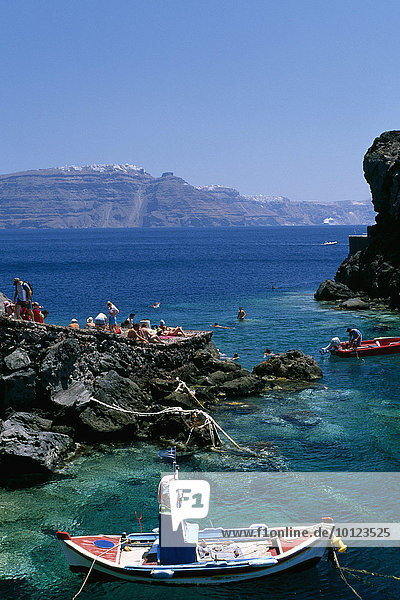 Red Beach  Oia  Santorini  Cyclades  Greece  Europe