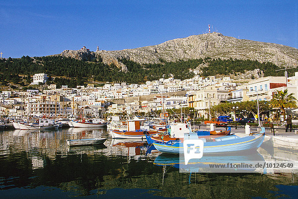 Fischerboote im Hafen von Pothia  Insel Kalymnos  Dodekanes  Griechenland  Europa