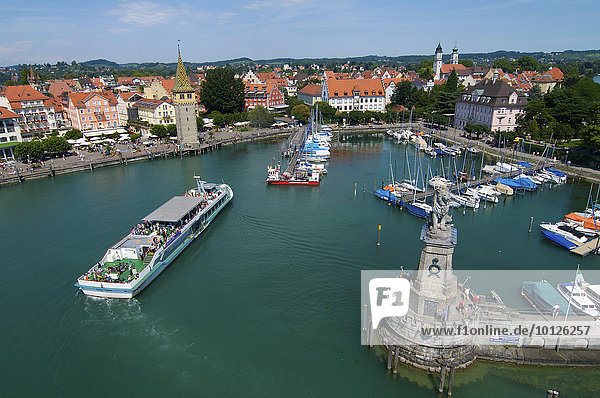 Hafen mit Mangturm in Lindau  Bodensee  Bayern  Deutschland  Europa