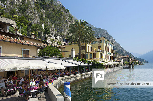 Cafés in Limone am Gardasee  Trentino  Italien  Europa