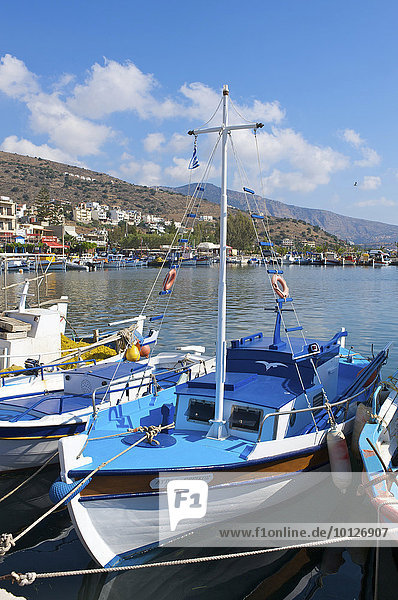 Boote im Hafen von Elounda  Kreta  Griechenland  Europa