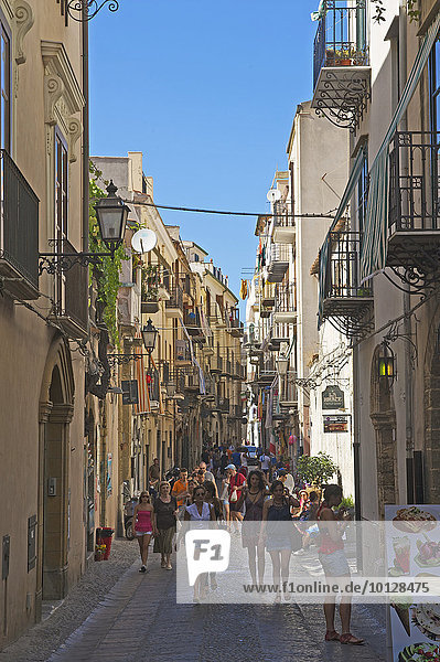 Alley in the historic town centre  Cefalù  Province of Palermo  Sicily  Italy  Europe
