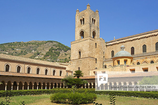 Kreuzgang  Kathedrale von Monreale oder Kathedrale Santa Maria Nuova  Monreale  Sizilien  Italien  Europa