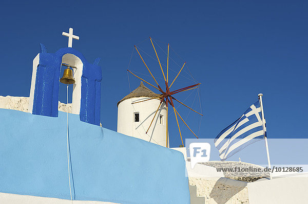 Kirche,  Windmühle,  Oia,  Santorin,  Kykladen,  Griechenland,  Europa