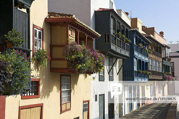 Häuserreihe an der Avenida Maritima  Santa Cruz de La Palma  La Palma  Kanarische Inseln  Spanien  Europa