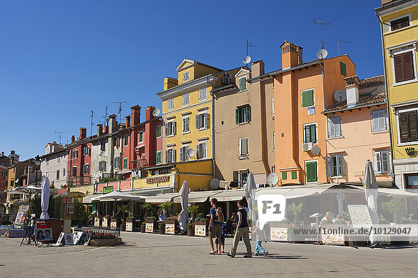 Platz in der Altstadt  Rovinj  Istrien  Kroatien  Europa