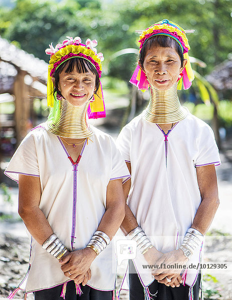 Zwei Kayan-Frauen  Chiang Mai  Thailand  Asien