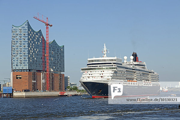 Cruise ship Queen Elizabeth  port with Elbe Philharmonic Hall  Hamburg  Germany  Europe