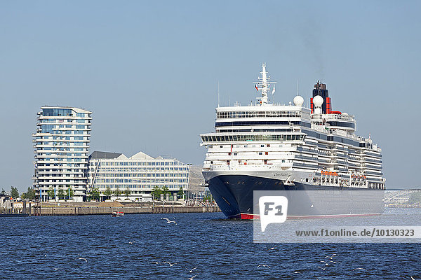 Kreuzfahrtschiff Queen Elizabeth  Hafen  Hamburg  Deutschland  Europa