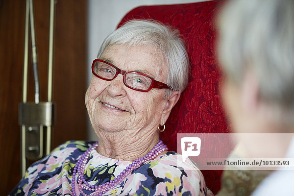 Senior Senioren Frau lächeln